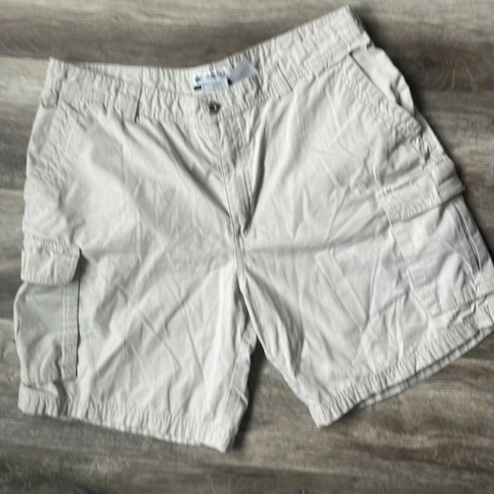 Columbia shorts men’s utilities size 36 tan